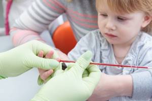 Зелёный понос у детей: чем опасен, почему возникает и как лечить?