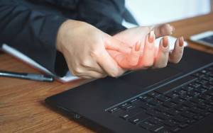 Онемение пальцев рук - советы врачей на каждый день
