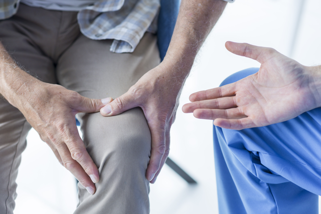 Левое колено от боли онемело - советы врачей на каждый день