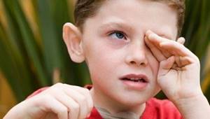 Ребенок закатывает глаза - советы врачей на каждый день